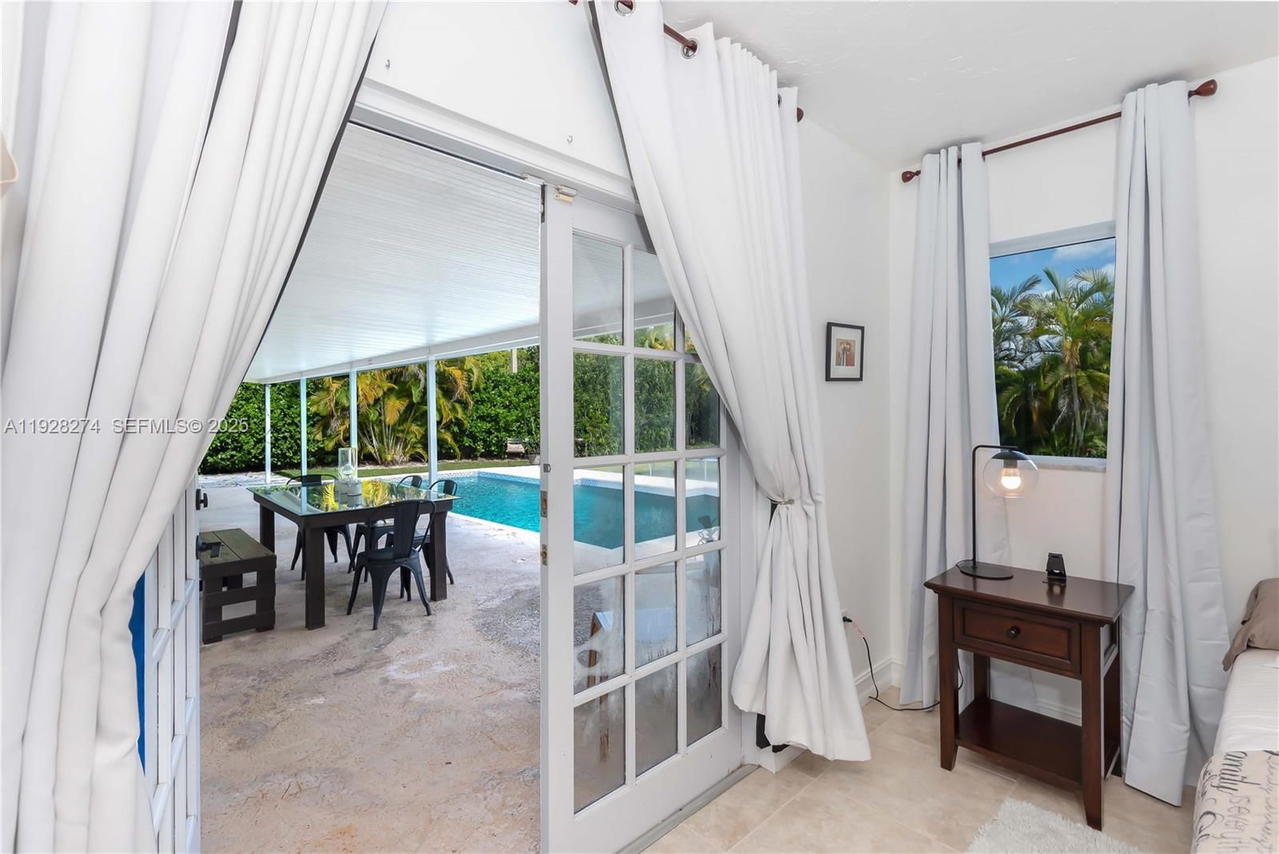 Real estate property located at 10511 122nd Ct, Miami-dade, Devon Aire Estates Sec 1, Miami, FL
