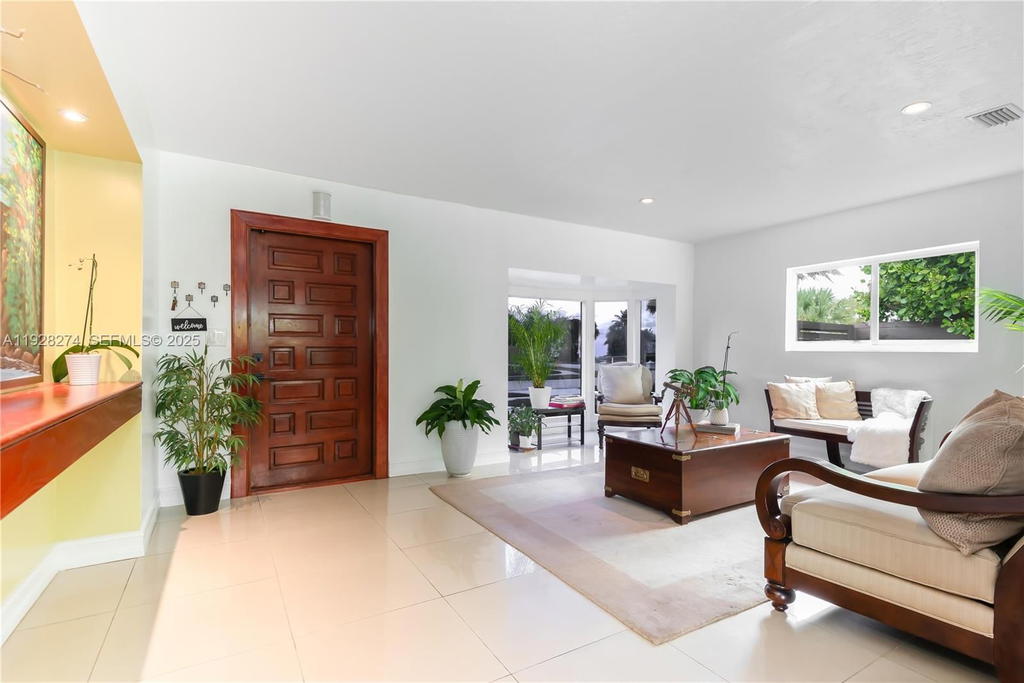 Real estate property located at 10511 122nd Ct, Miami-dade, Devon Aire Estates Sec 1, Miami, FL