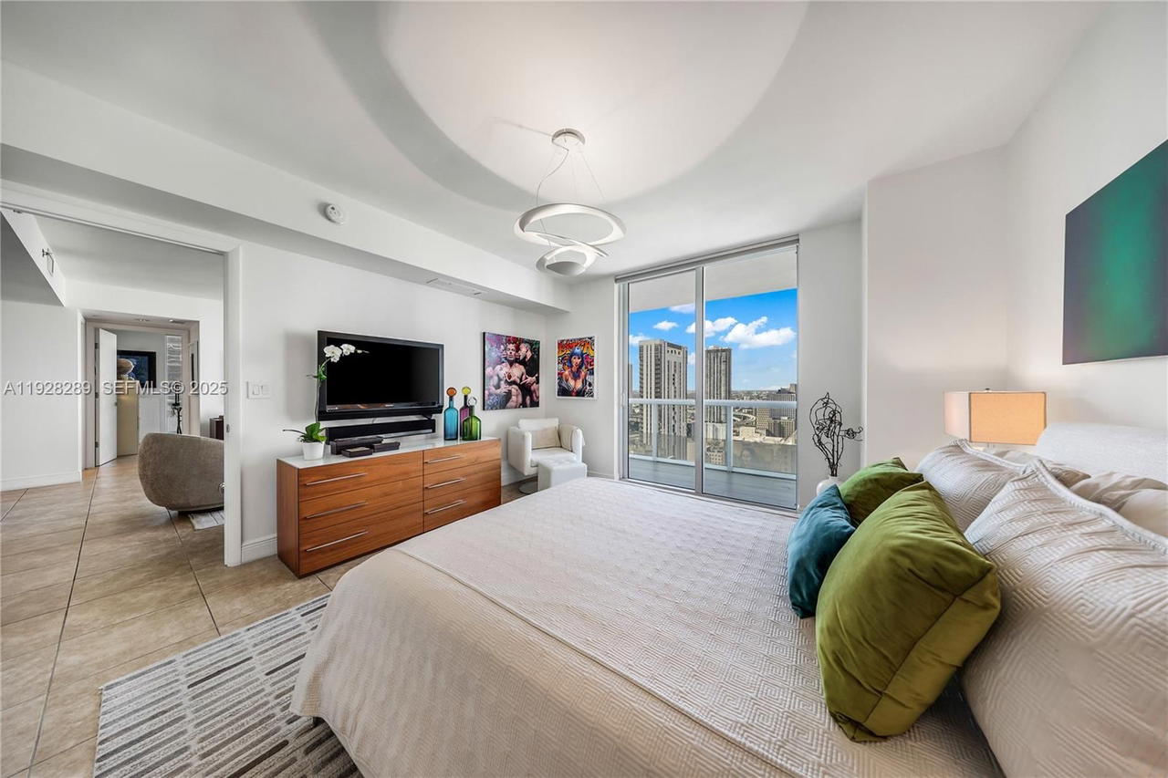 Real estate property located at 50 Biscayne Blvd #3311, Miami-dade, 50 Biscayne Condo, Miami, FL