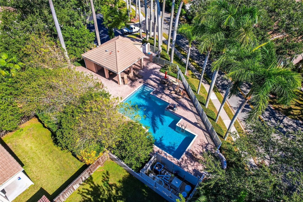 Real estate property located at 10132 4th St, Broward, Central Park Lake, Plantation, FL