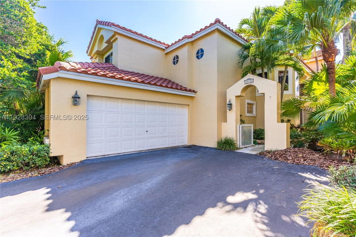 Real estate property located at 10132 4th St, Broward, Central Park Lake, Plantation, FL