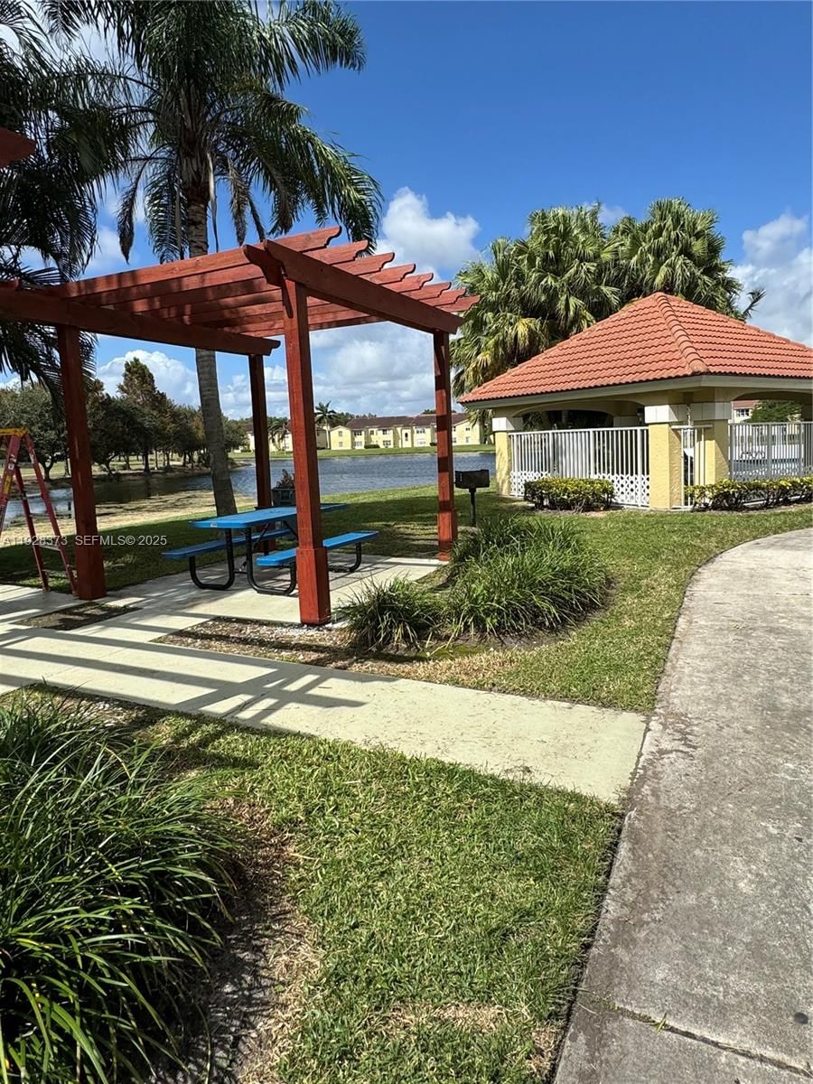 Real estate property located at 12620 Vista Isles Dr #1022, Broward, Isles At Lago Mar Condo, Sunrise, FL