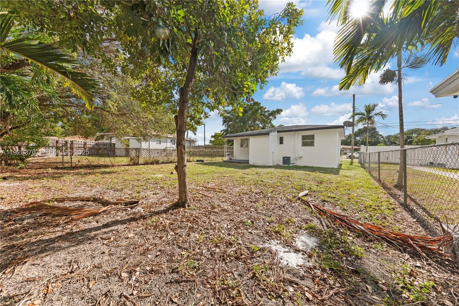 Real estate property located at 608 6th Ct, Broward, Foster Park, Hallandale Beach, FL
