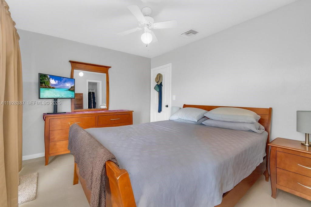 Real estate property located at 3981 201st St, Miami-dade, 3rd Addn To Starlight, Miami Gardens, FL