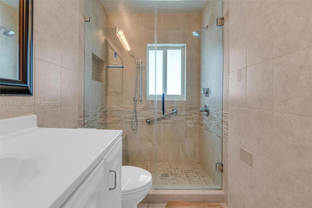 Real estate property located at 3981 201st St, Miami-dade, 3rd Addn To Starlight, Miami Gardens, FL
