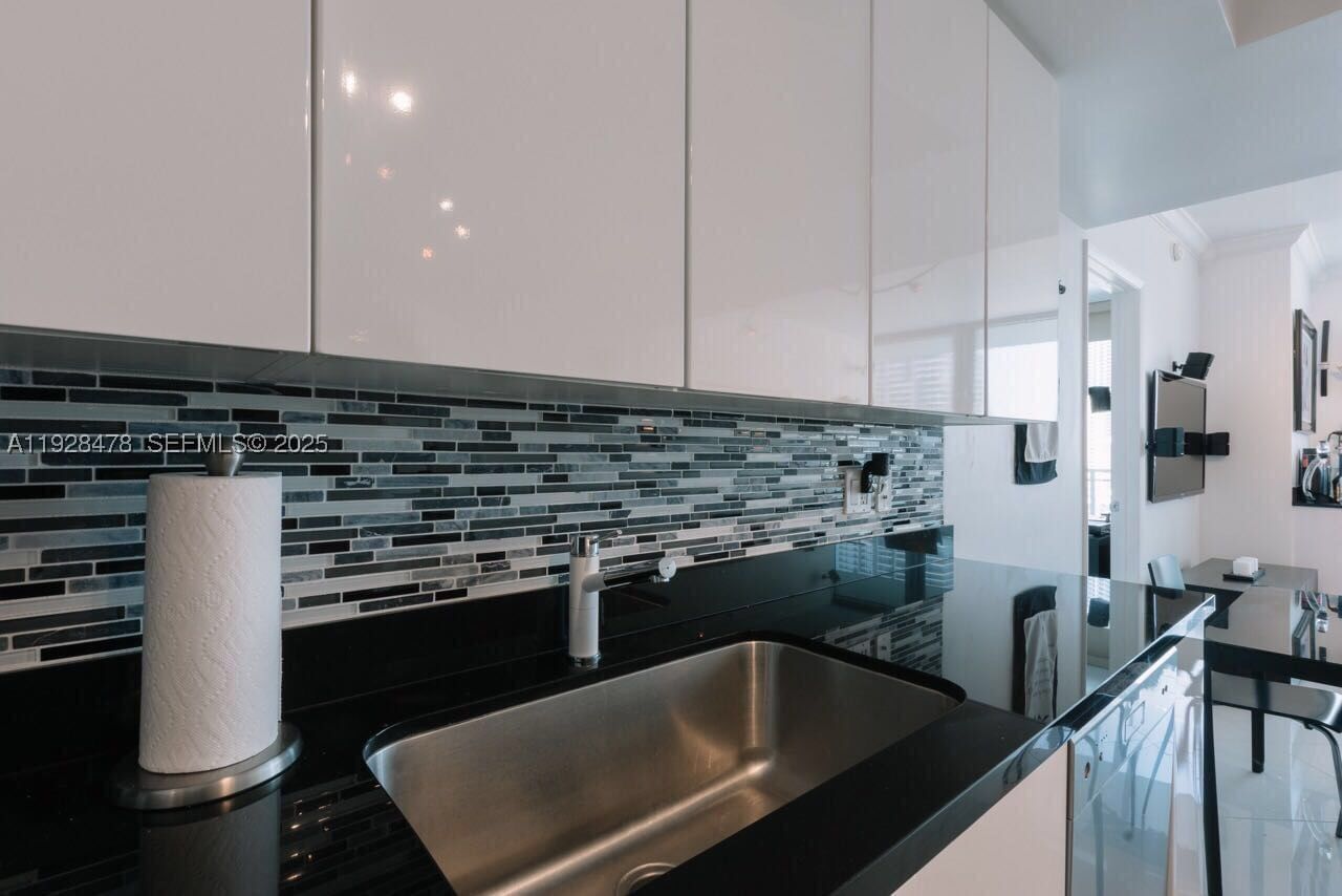 Real estate property located at 92 3RD St #1512, Miami-dade, Mint Condominium, Miami, FL