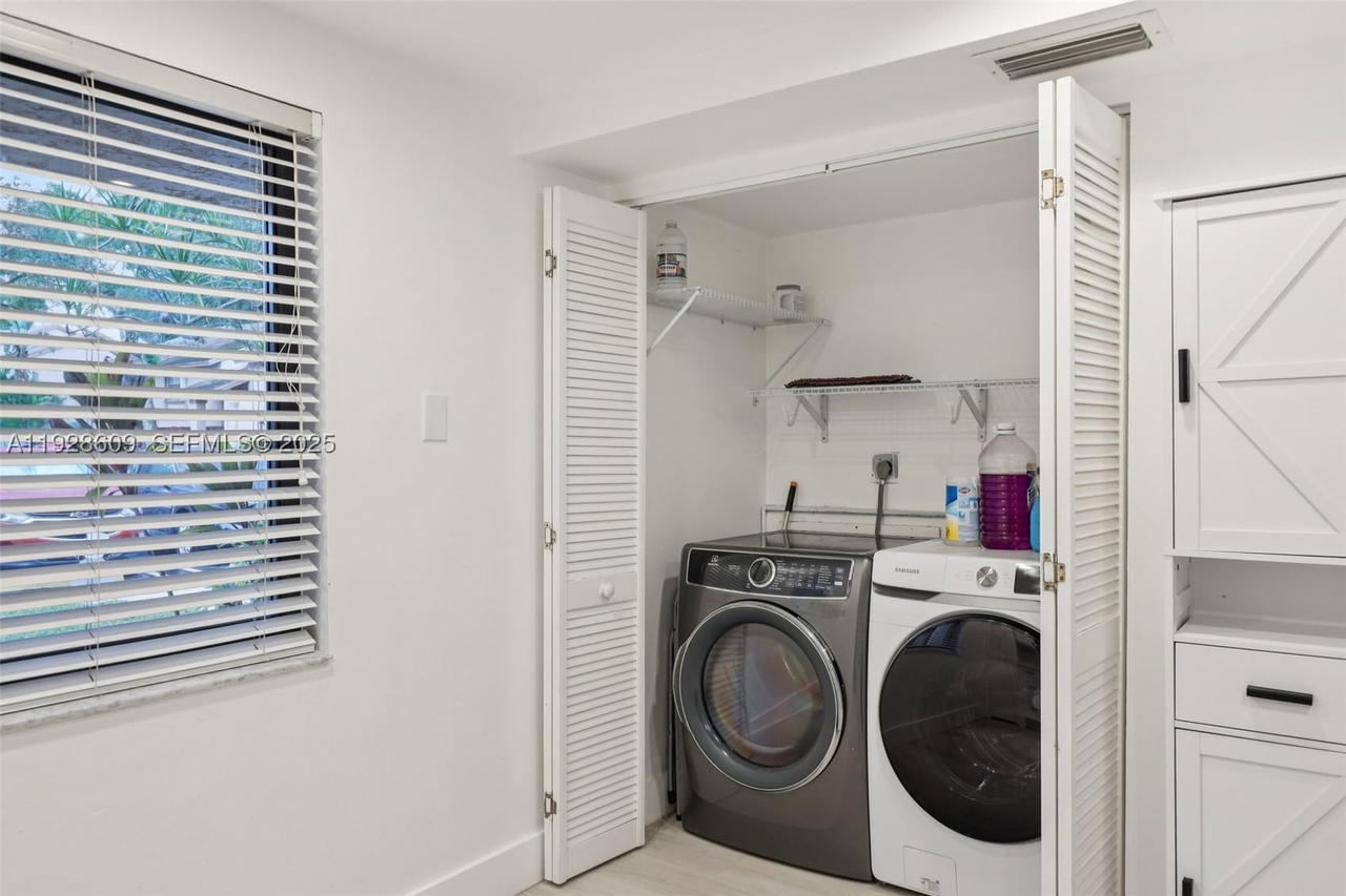 Real estate property located at 30 Chestnut Cir, Broward, Stonebridge Phase 1, Cooper City, FL