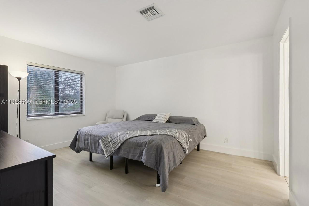Real estate property located at 30 Chestnut Cir, Broward, Stonebridge Phase 1, Cooper City, FL