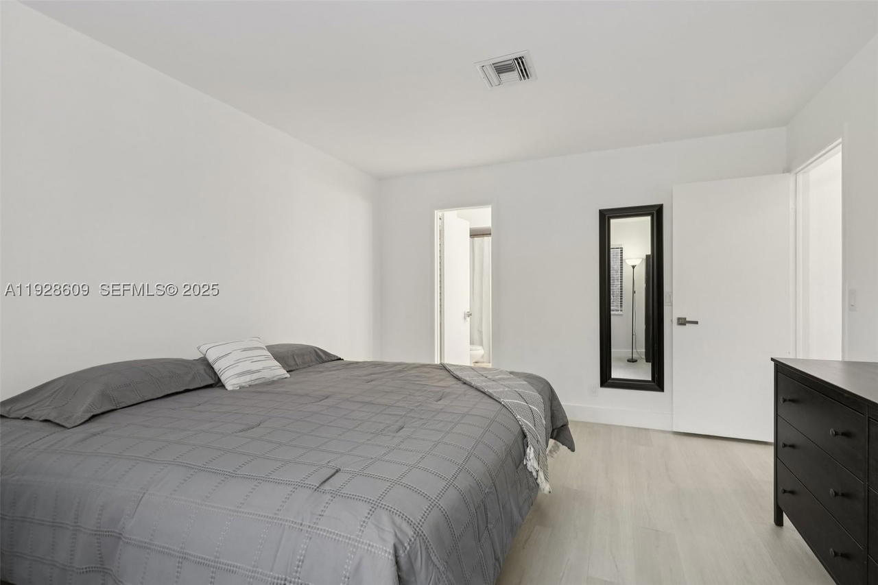 Real estate property located at 30 Chestnut Cir, Broward, Stonebridge Phase 1, Cooper City, FL
