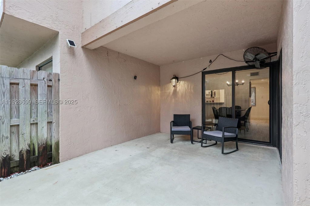 Real estate property located at 30 Chestnut Cir, Broward, Stonebridge Phase 1, Cooper City, FL