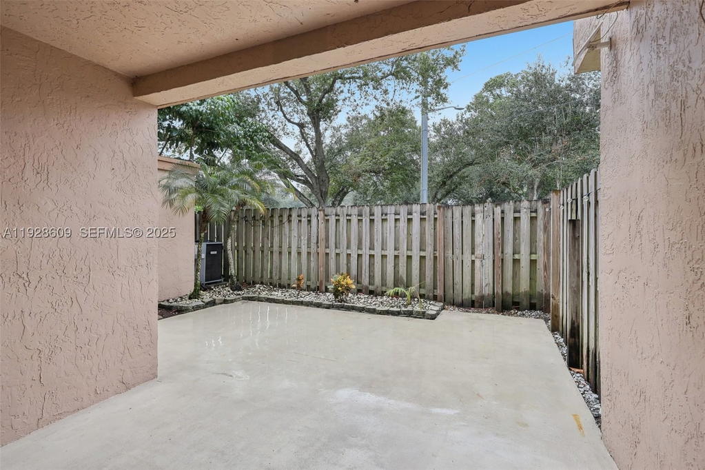 Real estate property located at 30 Chestnut Cir, Broward, Stonebridge Phase 1, Cooper City, FL