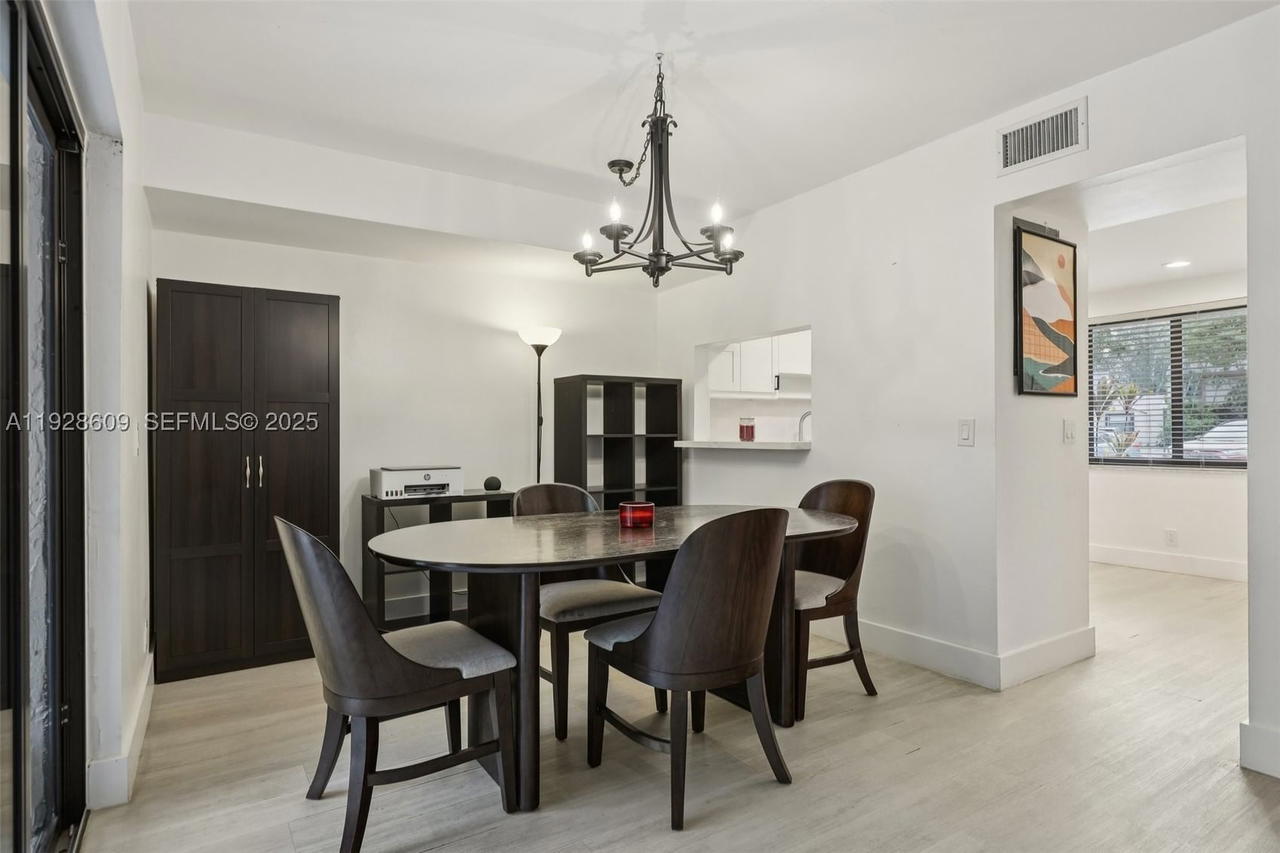 Real estate property located at 30 Chestnut Cir, Broward, Stonebridge Phase 1, Cooper City, FL