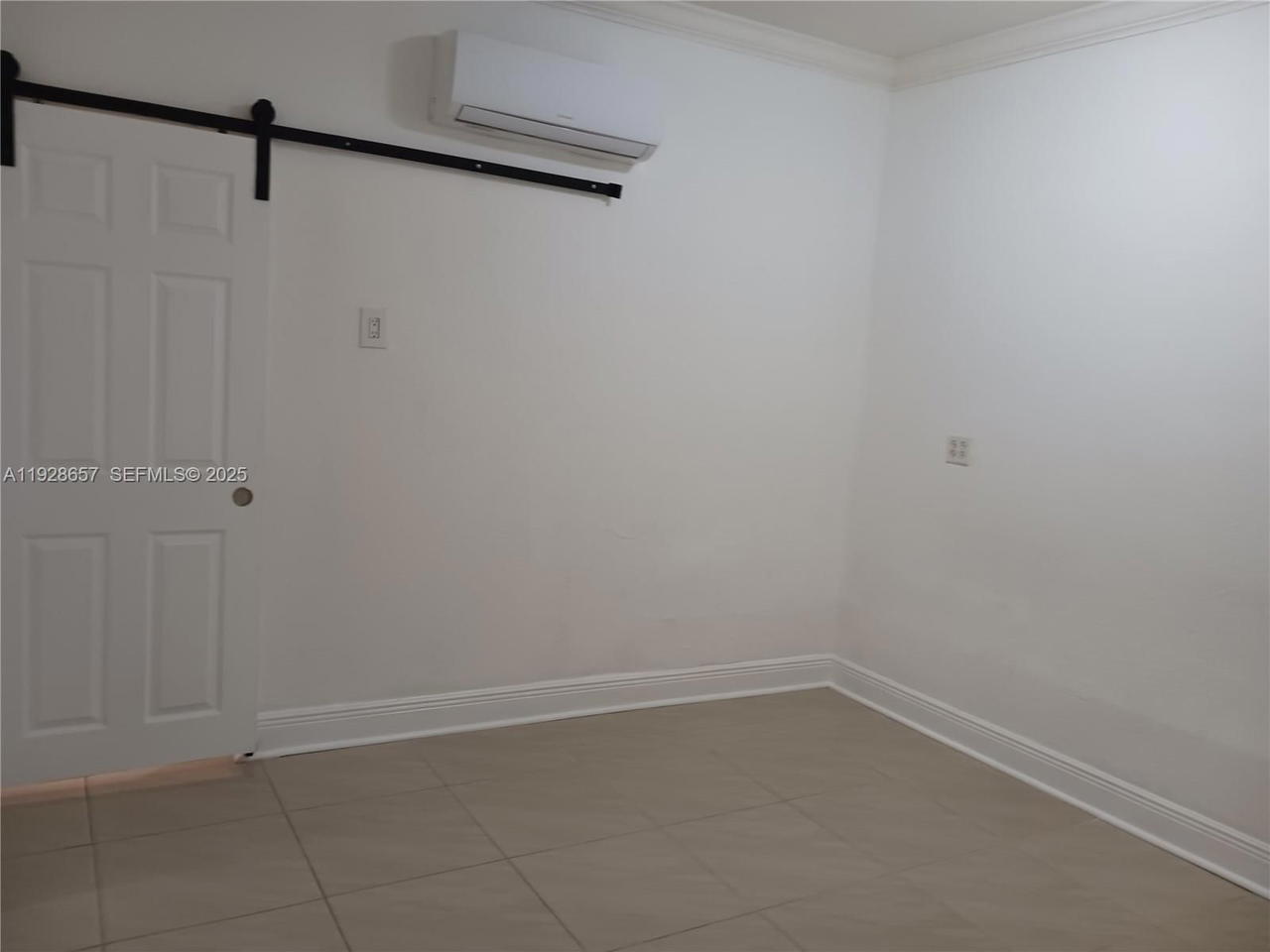 Real estate property located at 650 44th Ct, Miami-dade, Tamiami Trail Park, Miami, FL