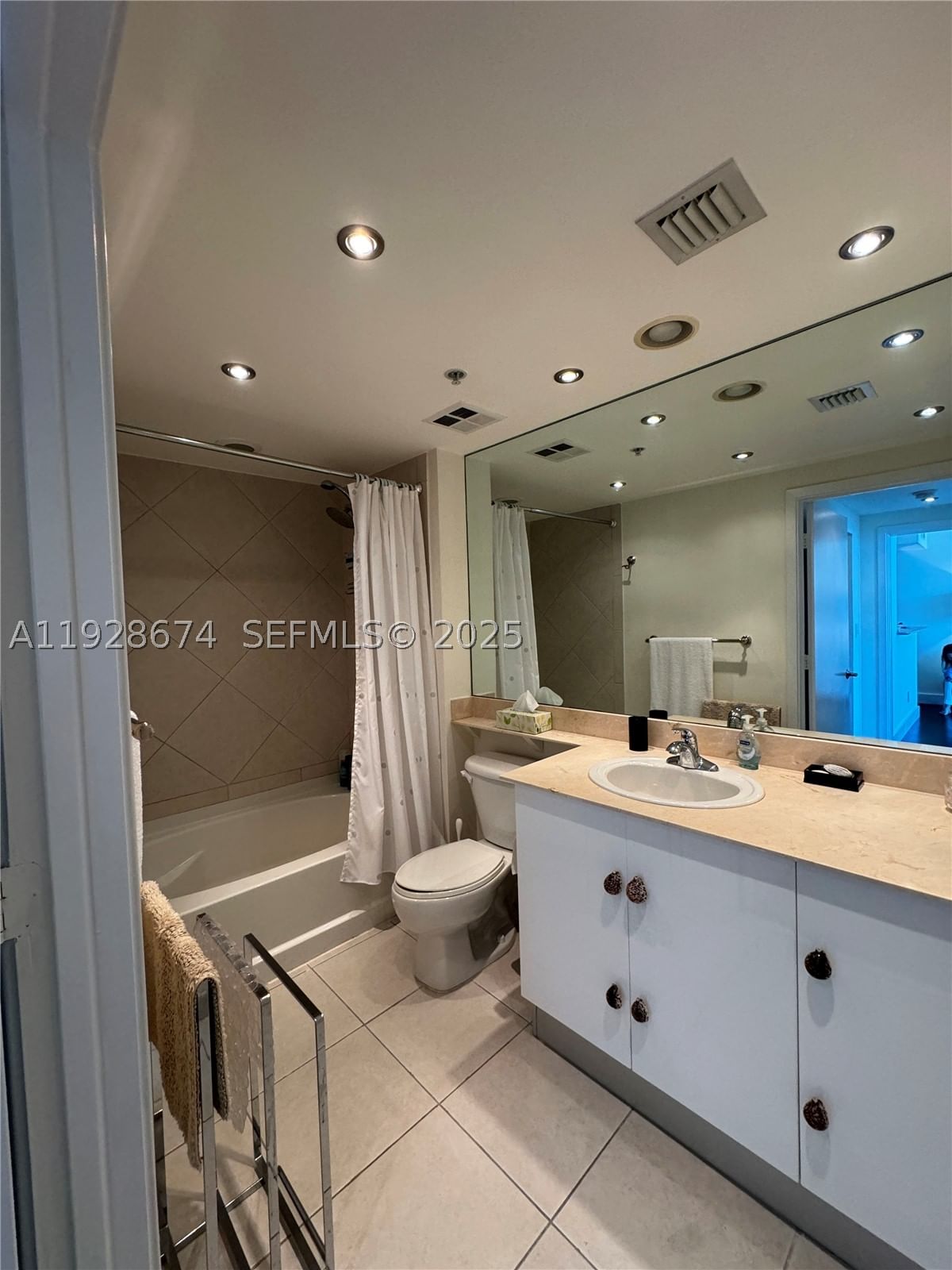 Real estate property located at 335 Biscayne Blvd #2403, Miami-dade, One Miami East Condo, Miami, FL
