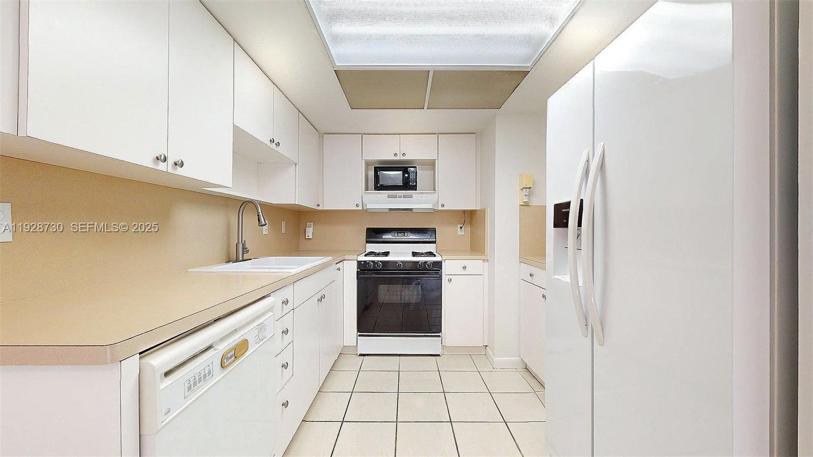 Real estate property located at 11482 109th Rd #29C, Miami-dade, Greenglades Condo No 10, Miami, FL