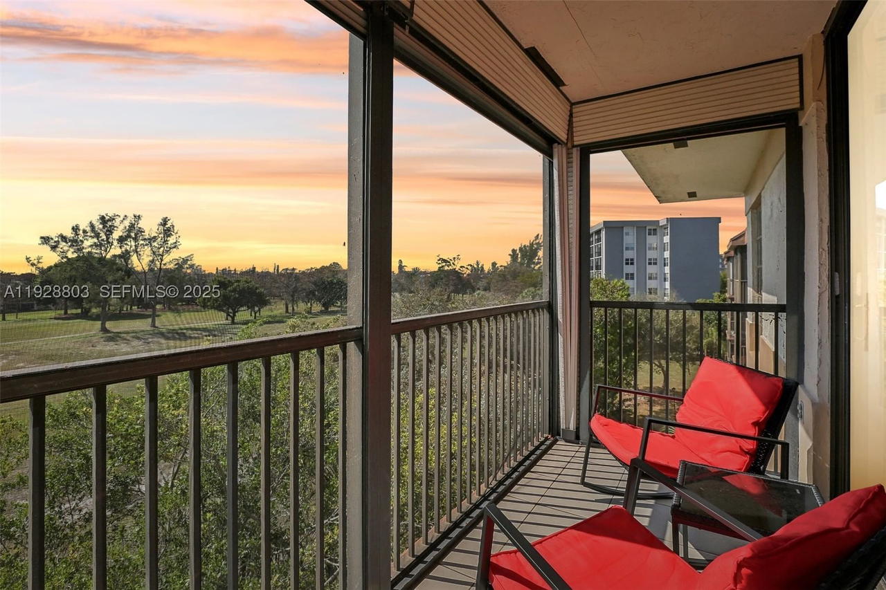 Real estate property located at 5570 44th St #510A, Broward, Inverwood Condo, Lauderhill, FL