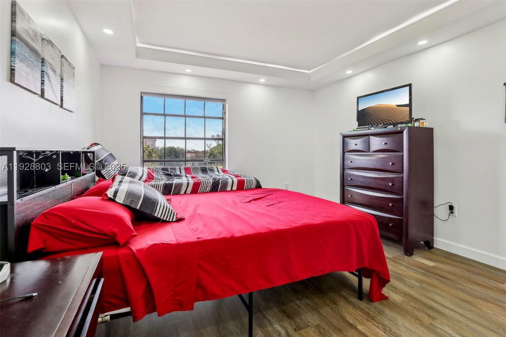 Real estate property located at 5570 44th St #510A, Broward, Inverwood Condo, Lauderhill, FL