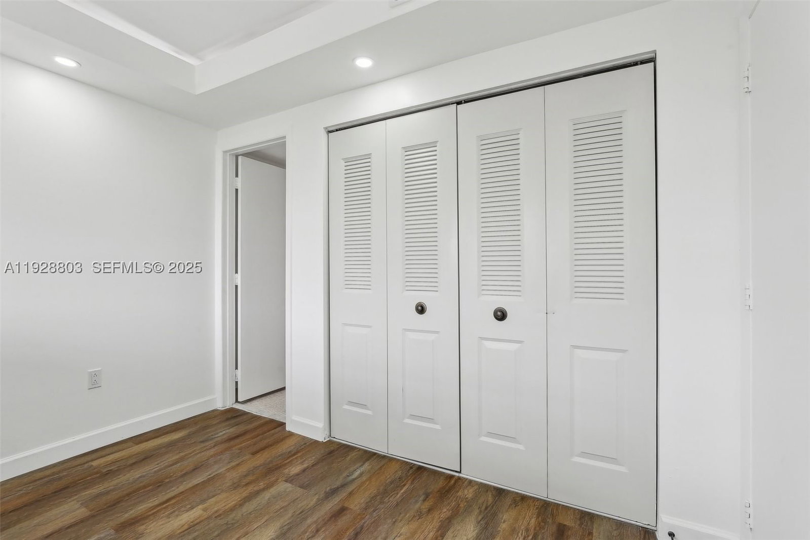 Real estate property located at 5570 44th St #510A, Broward, Inverwood Condo, Lauderhill, FL