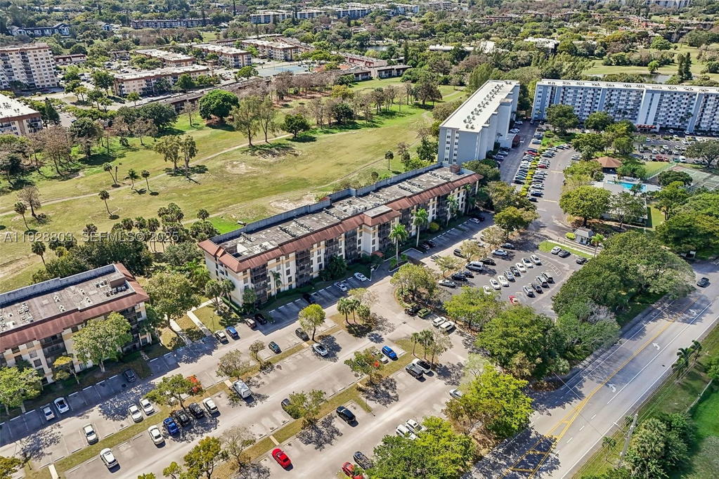 Real estate property located at 5570 44th St #510A, Broward, Inverwood Condo, Lauderhill, FL