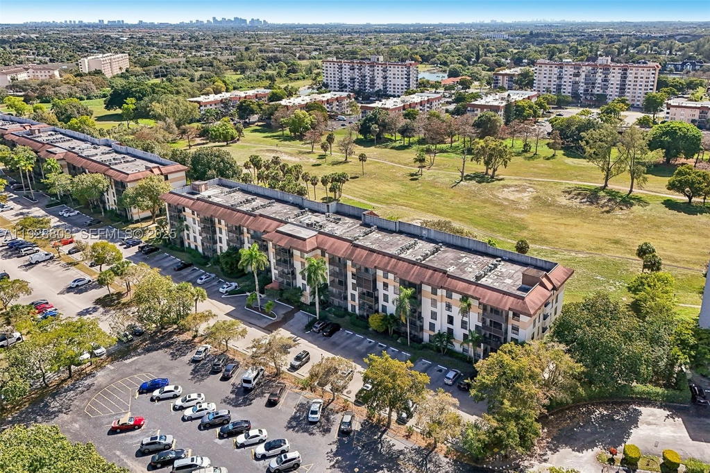 Real estate property located at 5570 44th St #510A, Broward, Inverwood Condo, Lauderhill, FL