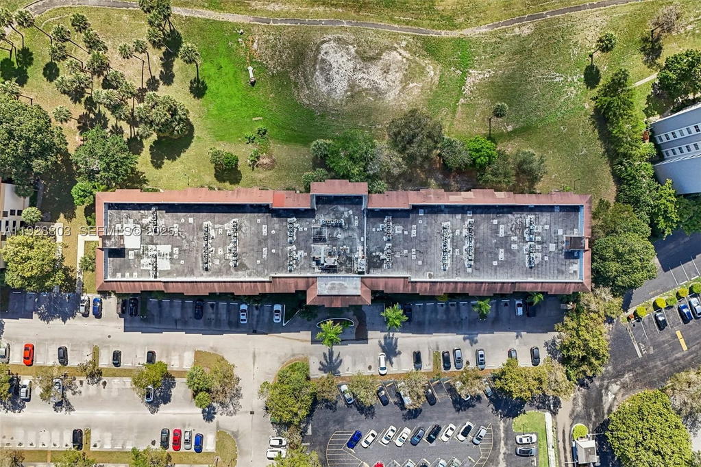 Real estate property located at 5570 44th St #510A, Broward, Inverwood Condo, Lauderhill, FL