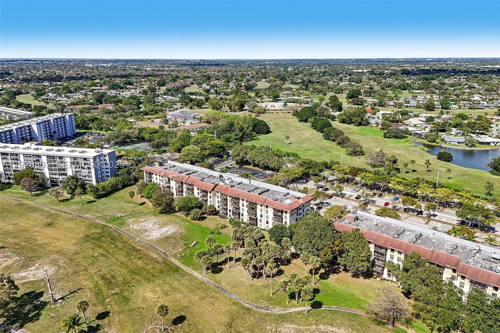 Real estate property located at 5570 44th St #510A, Broward, Inverwood Condo, Lauderhill, FL