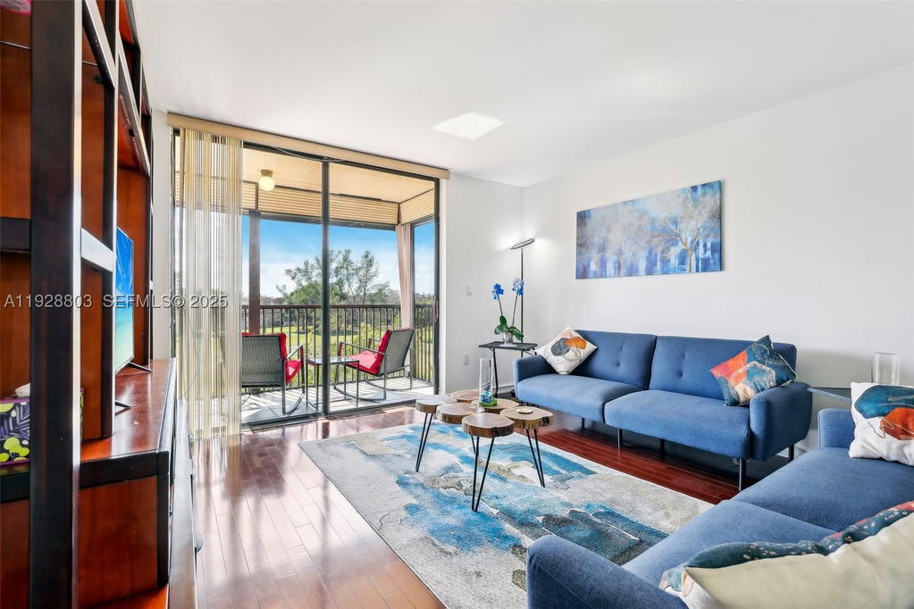 Real estate property located at 5570 44th St #510A, Broward, Inverwood Condo, Lauderhill, FL