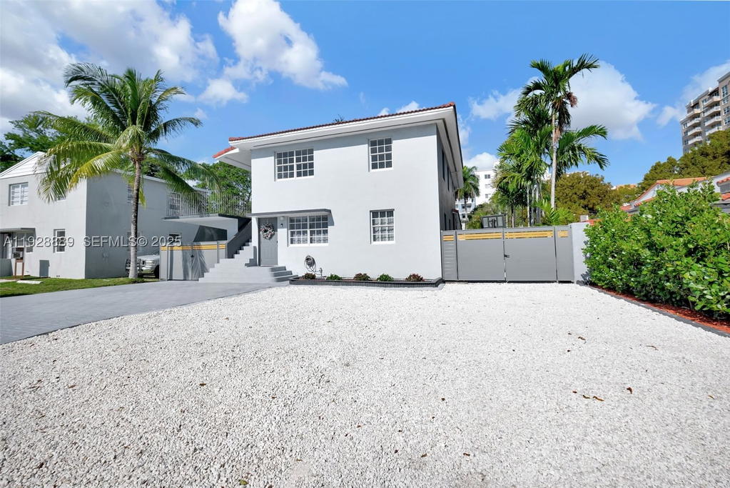 Real estate property located at 3711 27th Ter, Miami-dade, Gables Manor Sub, Miami, FL
