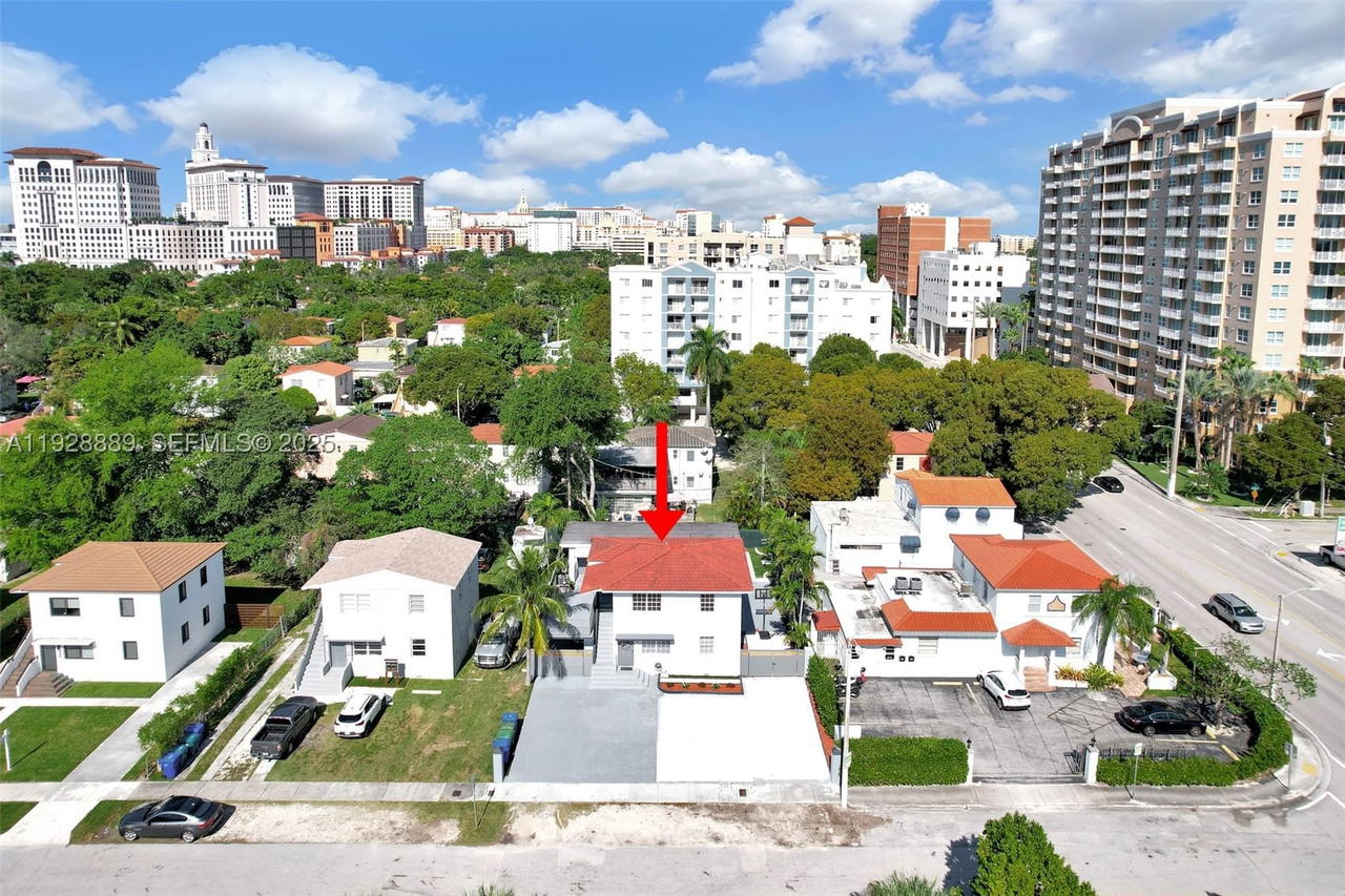 Real estate property located at 3711 27th Ter, Miami-dade, Gables Manor Sub, Miami, FL