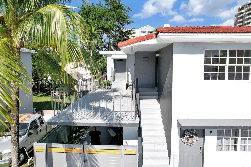 Real estate property located at 3711 27th Ter, Miami-dade, Gables Manor Sub, Miami, FL