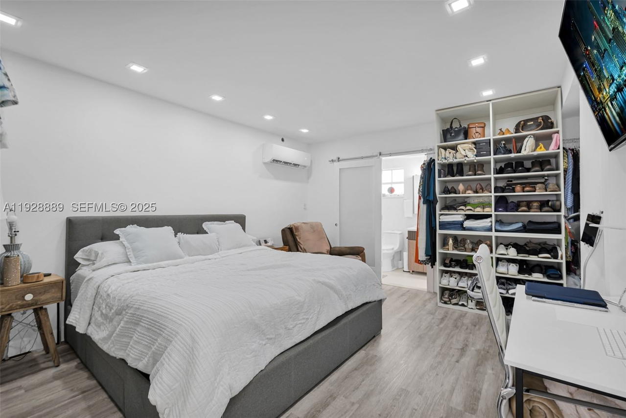 Real estate property located at 3711 27th Ter, Miami-dade, Gables Manor Sub, Miami, FL