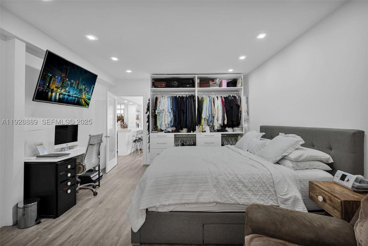Real estate property located at 3711 27th Ter, Miami-dade, Gables Manor Sub, Miami, FL