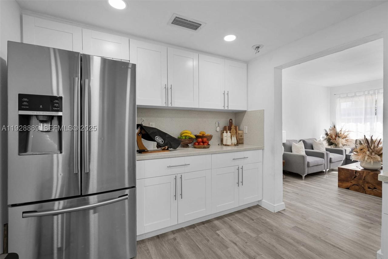Real estate property located at 3711 27th Ter, Miami-dade, Gables Manor Sub, Miami, FL