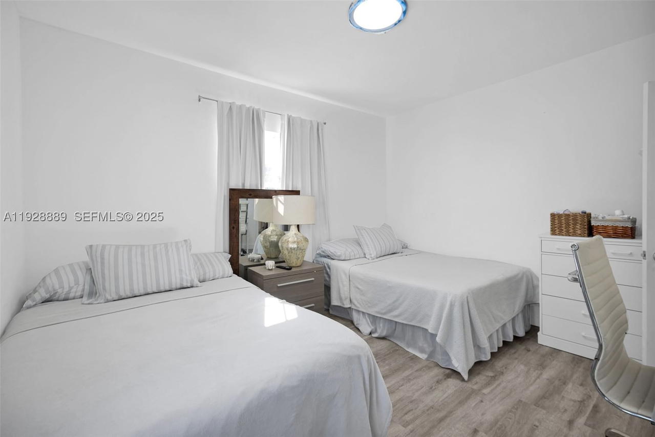 Real estate property located at 3711 27th Ter, Miami-dade, Gables Manor Sub, Miami, FL