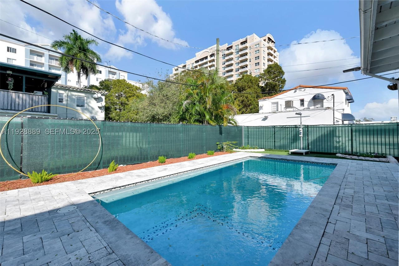 Real estate property located at 3711 27th Ter, Miami-dade, Gables Manor Sub, Miami, FL
