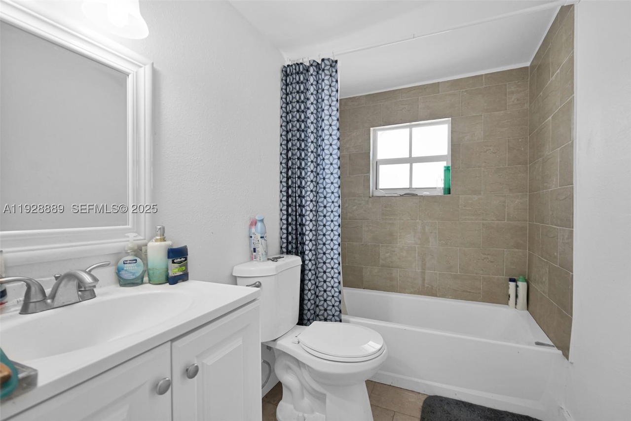 Real estate property located at 3711 27th Ter, Miami-dade, Gables Manor Sub, Miami, FL
