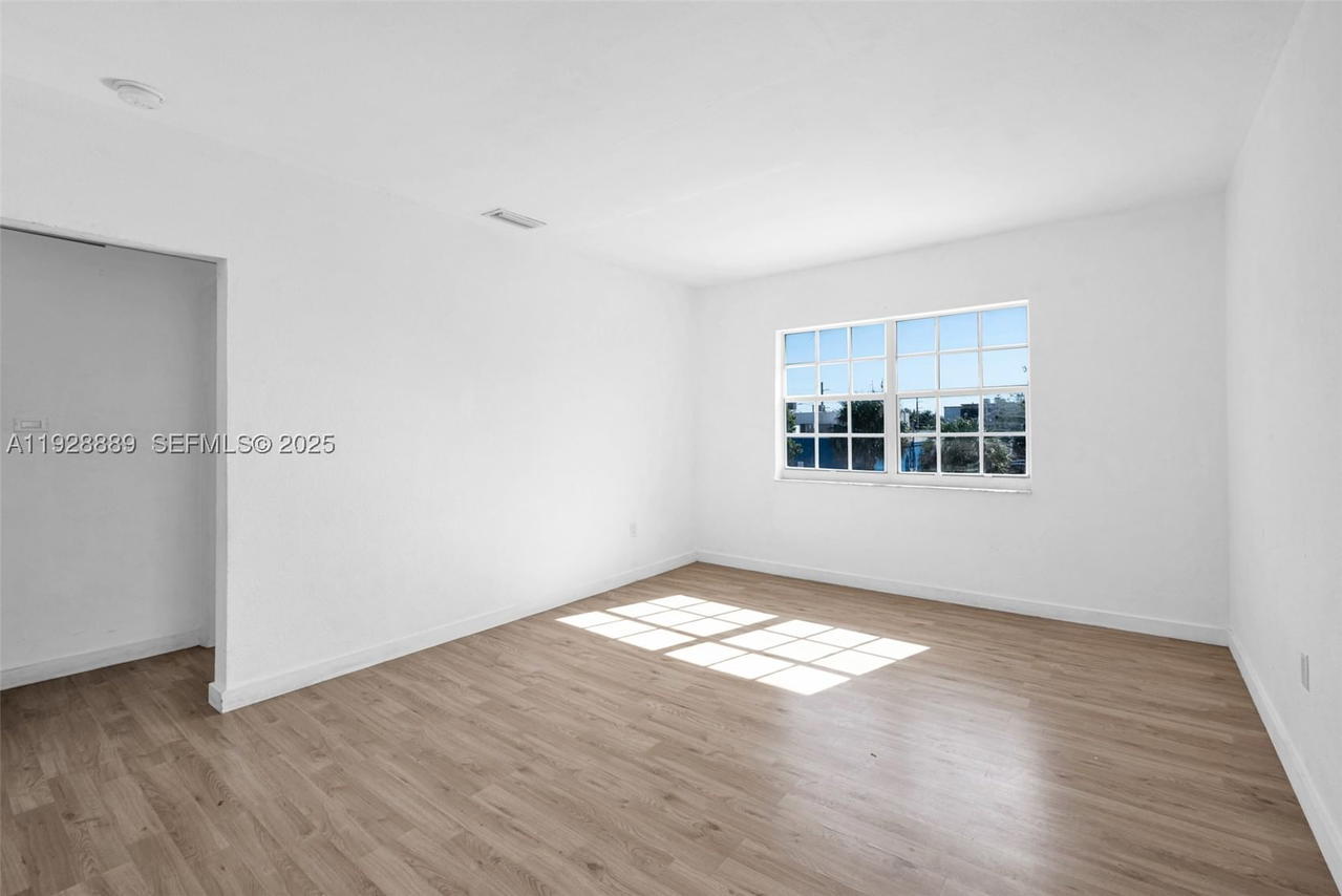 Real estate property located at 3711 27th Ter, Miami-dade, Gables Manor Sub, Miami, FL