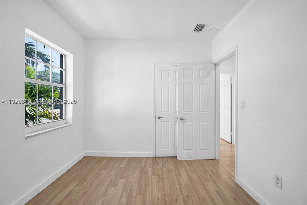 Real estate property located at 3711 27th Ter, Miami-dade, Gables Manor Sub, Miami, FL