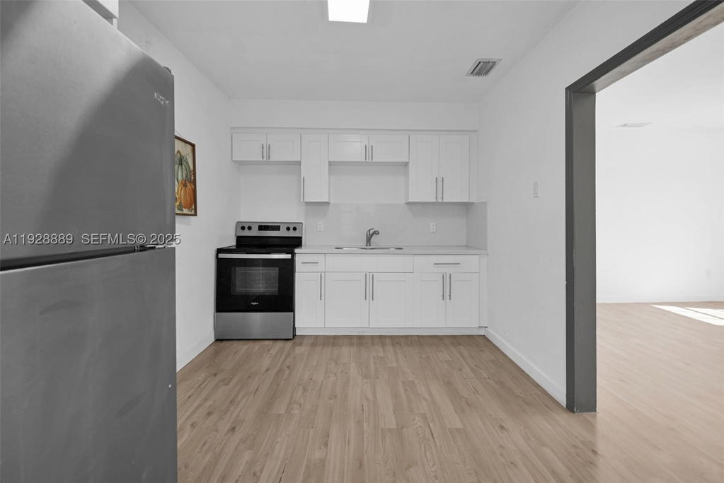 Real estate property located at 3711 27th Ter, Miami-dade, Gables Manor Sub, Miami, FL
