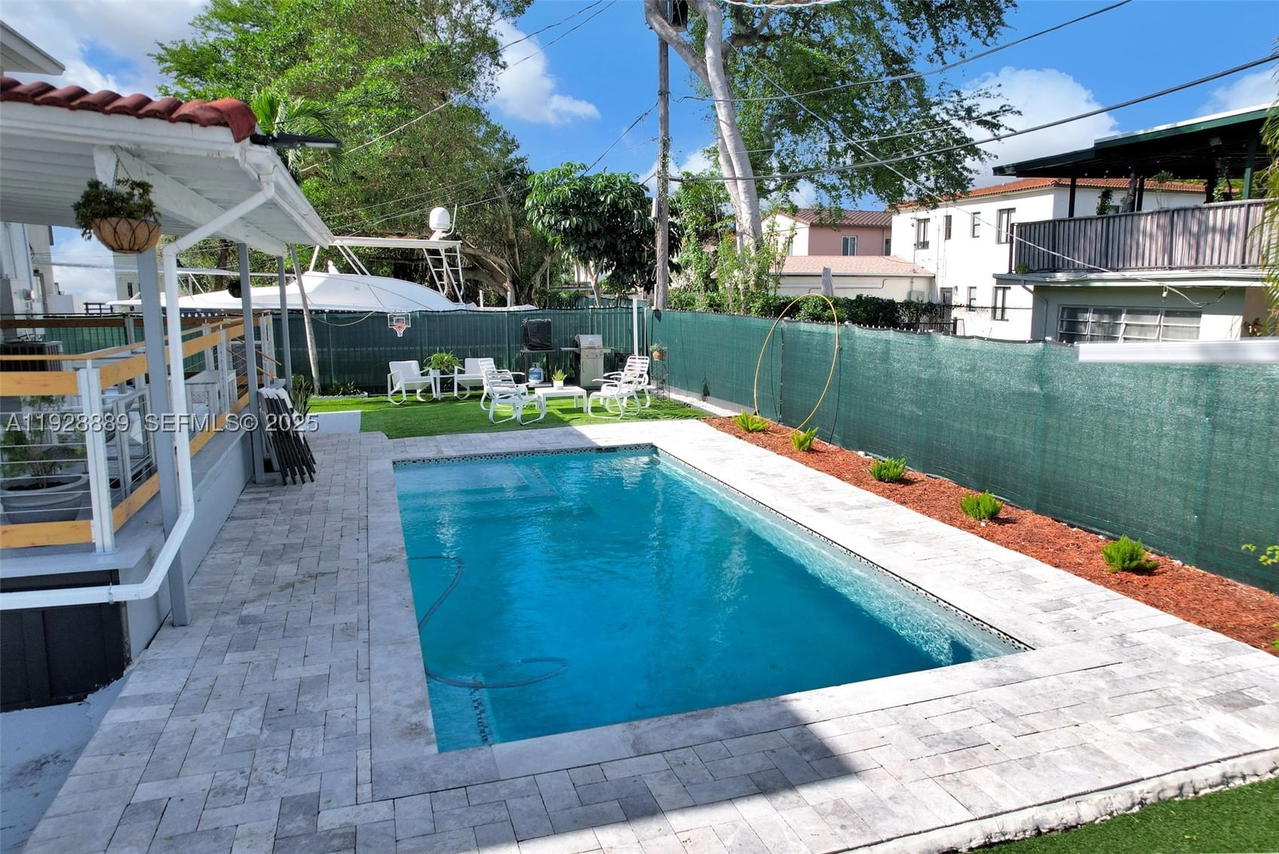 Real estate property located at 3711 27th Ter, Miami-dade, Gables Manor Sub, Miami, FL