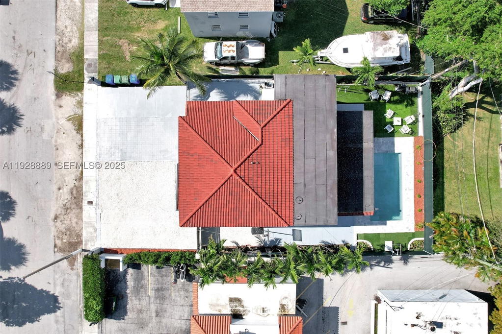 Real estate property located at 3711 27th Ter, Miami-dade, Gables Manor Sub, Miami, FL