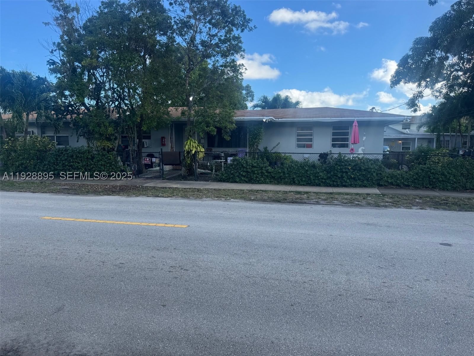 Real estate property located at 611 24th Ave #1-7, Broward, Hollywood East (3010-3050), Hollywood, FL
