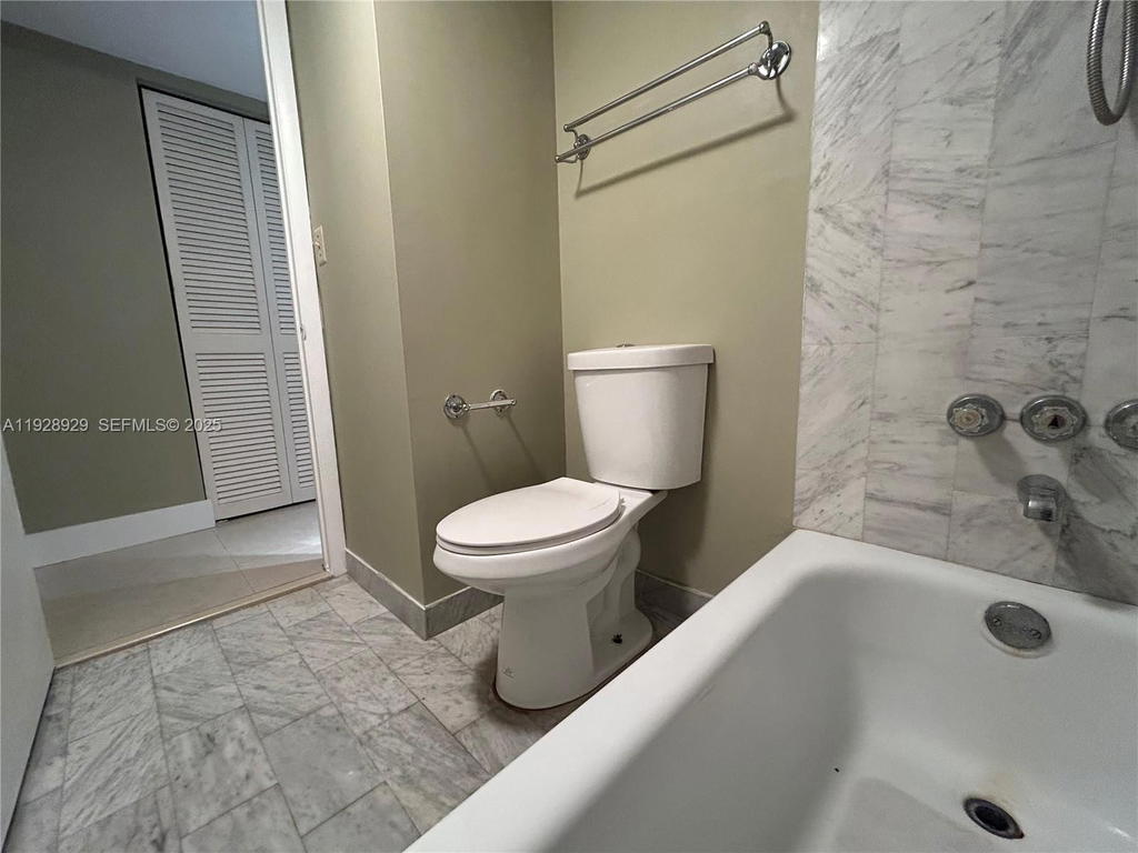 Real estate property located at 1450 Brickell Bay Dr #1706, Miami-dade, Costa Bella Condo, Miami, FL
