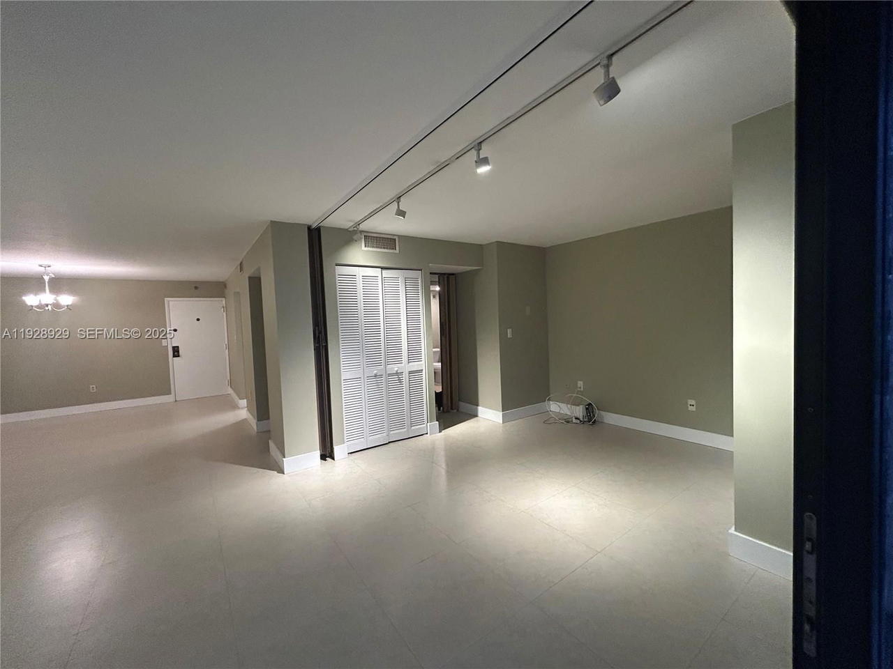 Real estate property located at 1450 Brickell Bay Dr #1706, Miami-dade, Costa Bella Condo, Miami, FL