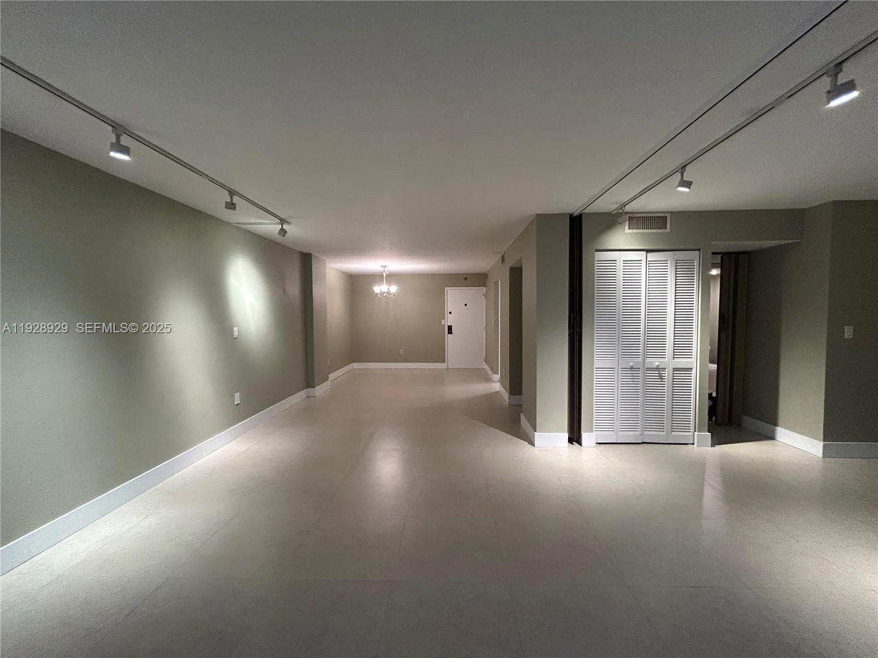 Real estate property located at 1450 Brickell Bay Dr #1706, Miami-dade, Costa Bella Condo, Miami, FL