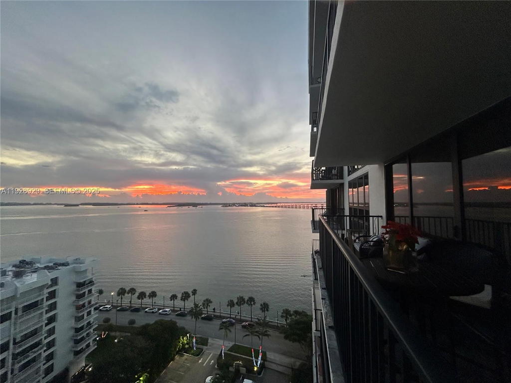 Real estate property located at 1450 Brickell Bay Dr #1706, Miami-dade, Costa Bella Condo, Miami, FL