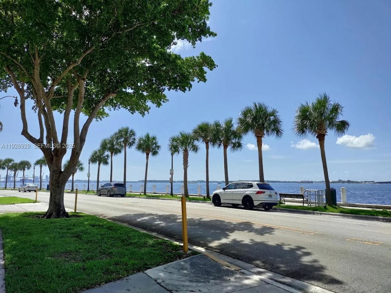 Real estate property located at 1450 Brickell Bay Dr #1706, Miami-dade, Costa Bella Condo, Miami, FL