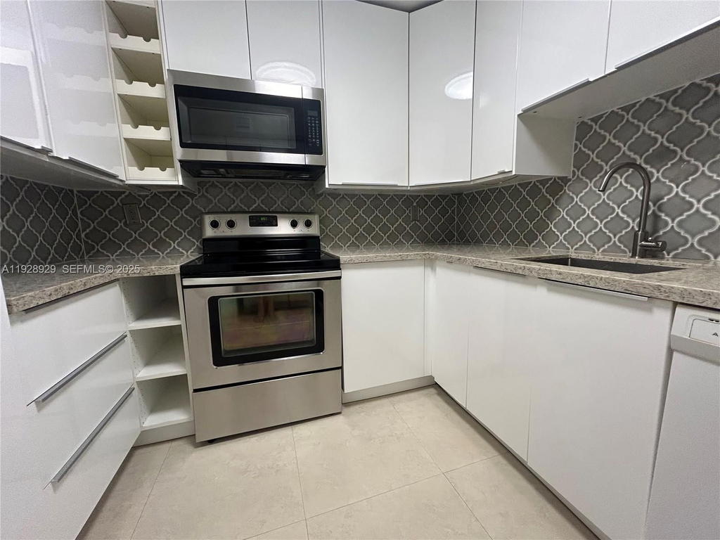Real estate property located at 1450 Brickell Bay Dr #1706, Miami-dade, Costa Bella Condo, Miami, FL