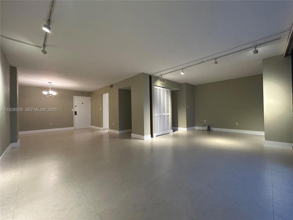 Real estate property located at 1450 Brickell Bay Dr #1706, Miami-dade, Costa Bella Condo, Miami, FL