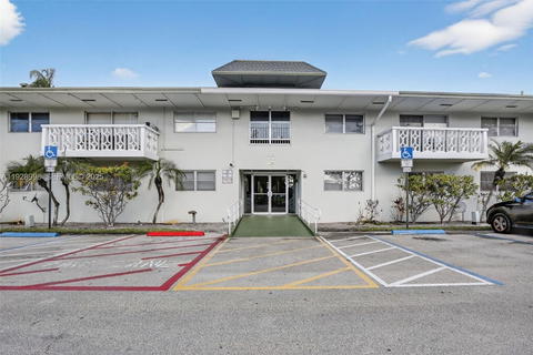 Real estate property located at 4200 3rd Ct #141, Broward, Village Green Condo, Plantation, FL
